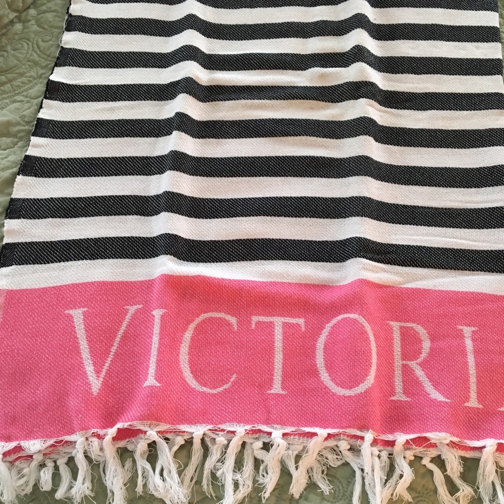 NWOT Victoria Secret beach blanket